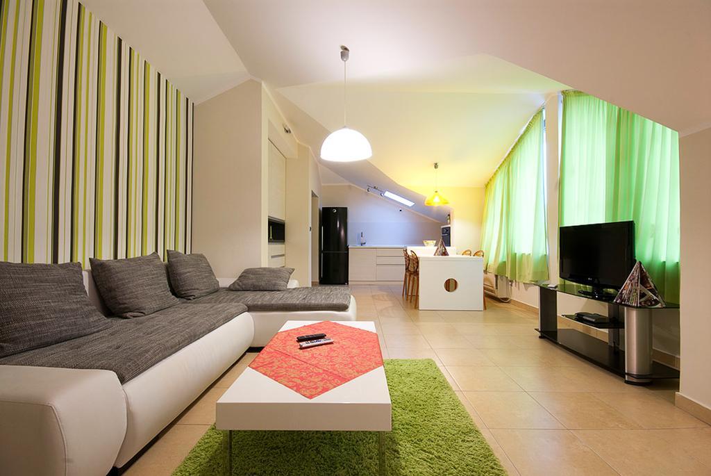 Bečići Domador Rooms & Apartments מראה חיצוני תמונה